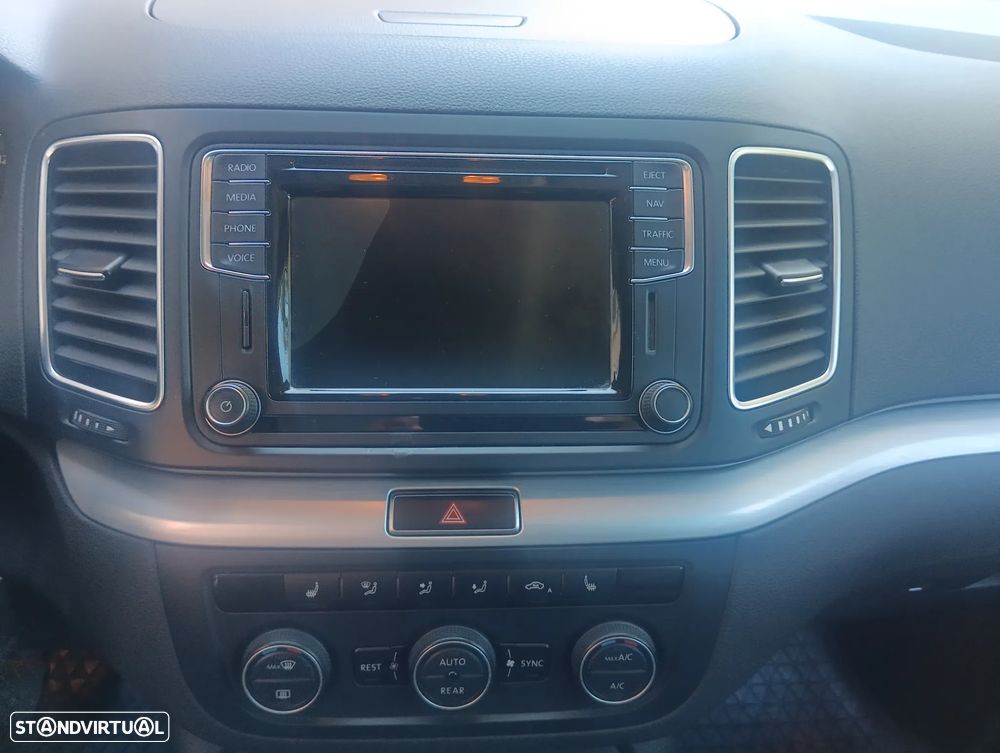 VW Sharan 2.0 TDI Highline - 11