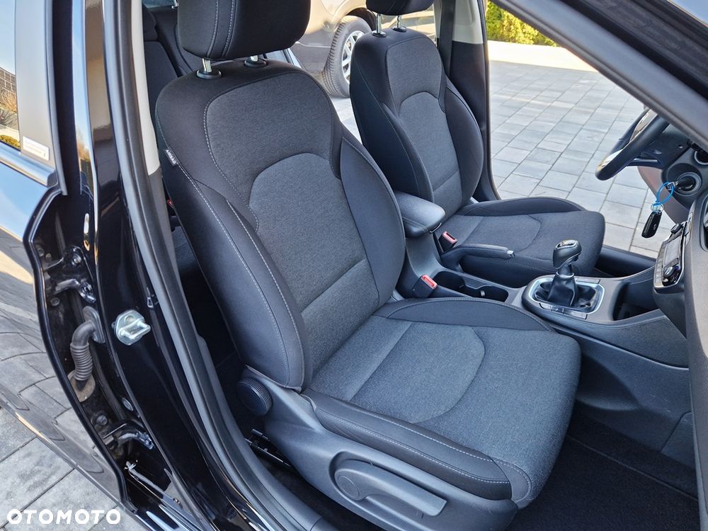 Hyundai i30 1.5 Intro - 18