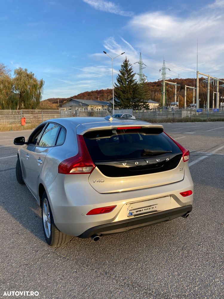 Volvo V40 D3 Aut. Basic - 2