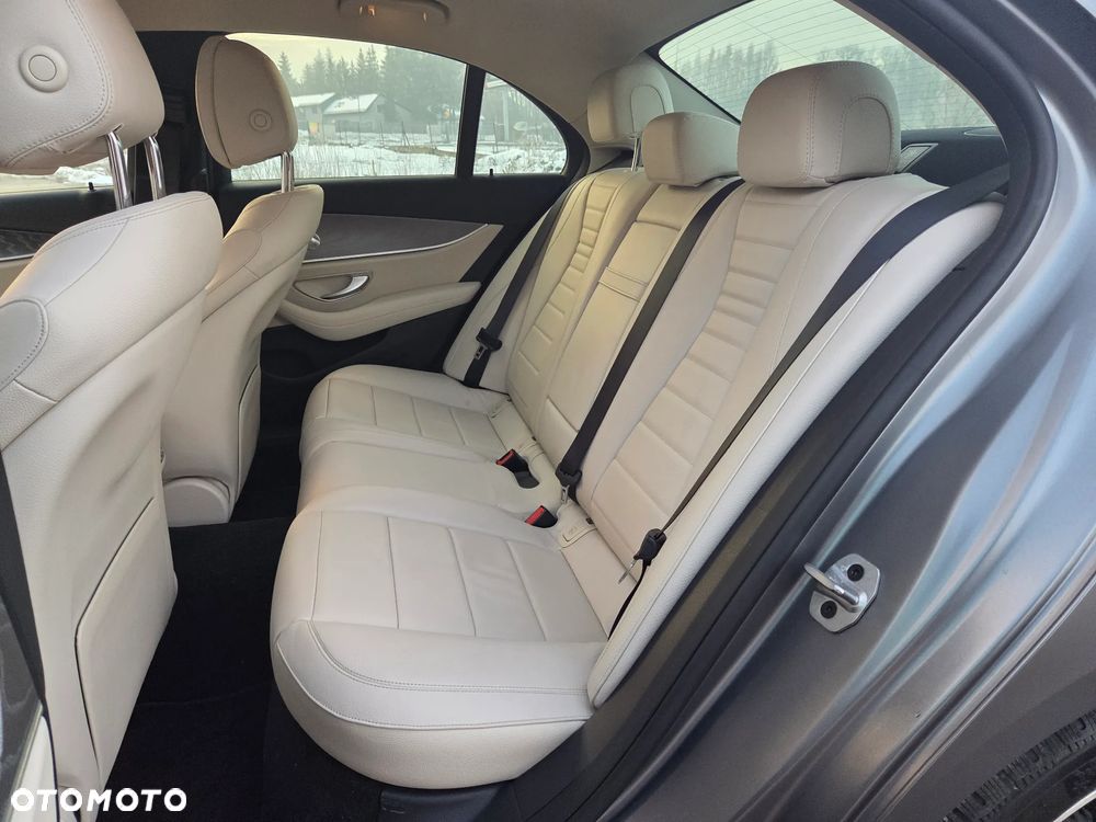 Mercedes-Benz Klasa E 300 d 4-Matic Exclusive - 15