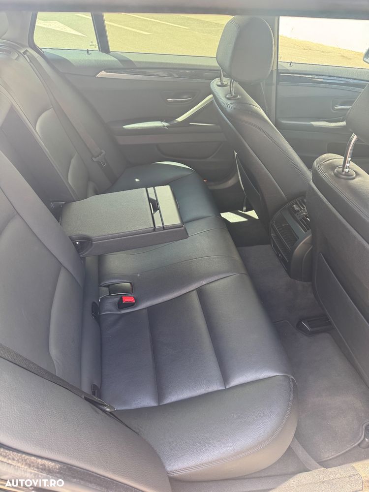 BMW Seria 5 520d Aut. Luxury Line - 7