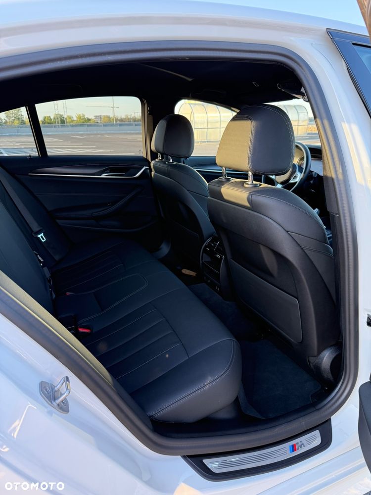 BMW Seria 5 540i xDrive mHEV M Sport sport - 19