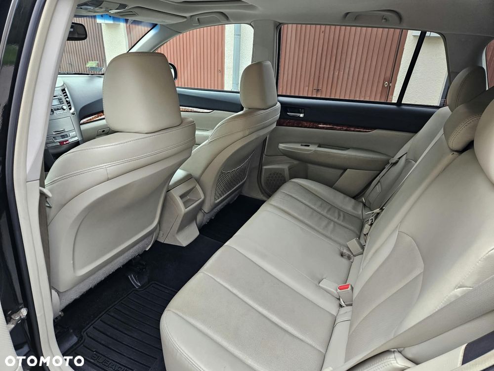 Subaru Outback - 30