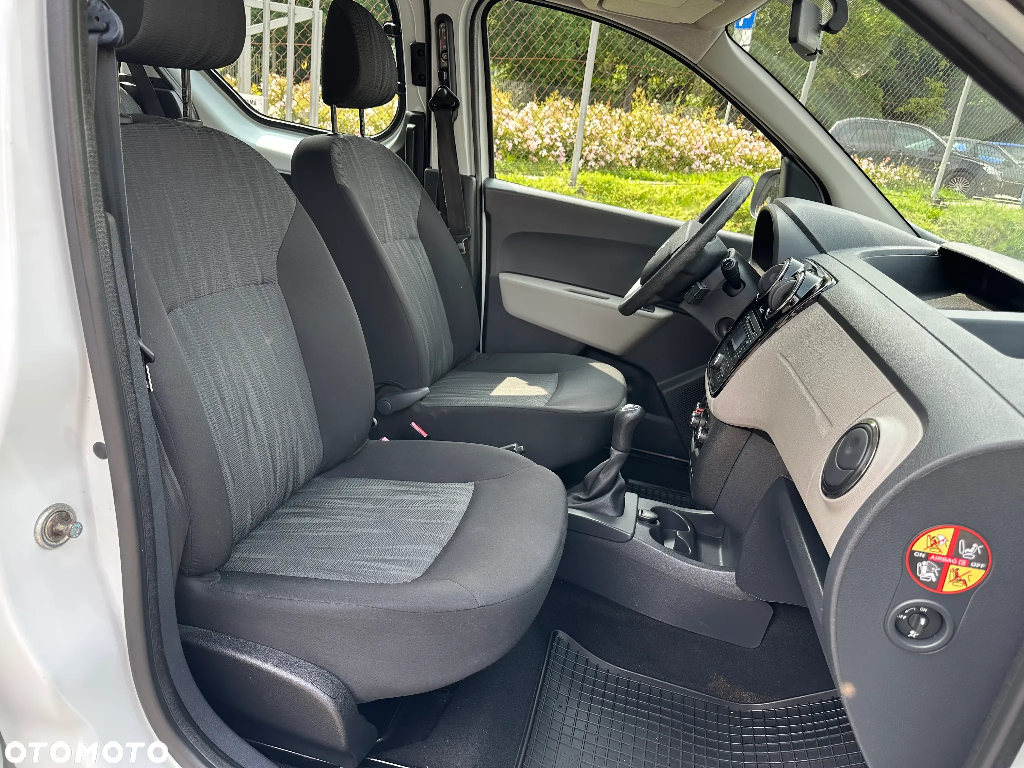Dacia Dokker 1.6 Laureate - 12