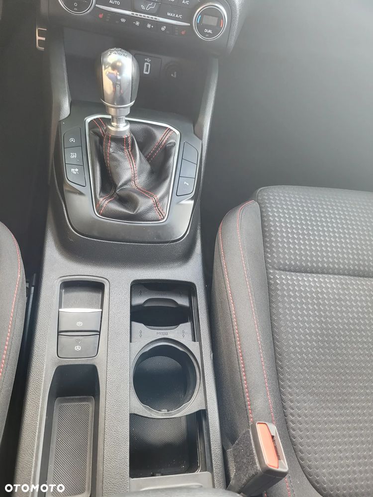 Ford Focus 1.0 EcoBoost ST-Line Style - 11