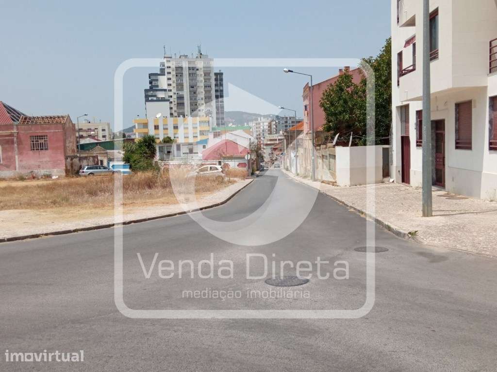 Terreno Urbano com Projeto para 18 Apartamentos | 2.373 m² | Zona C... - Grande imagem: 4/17