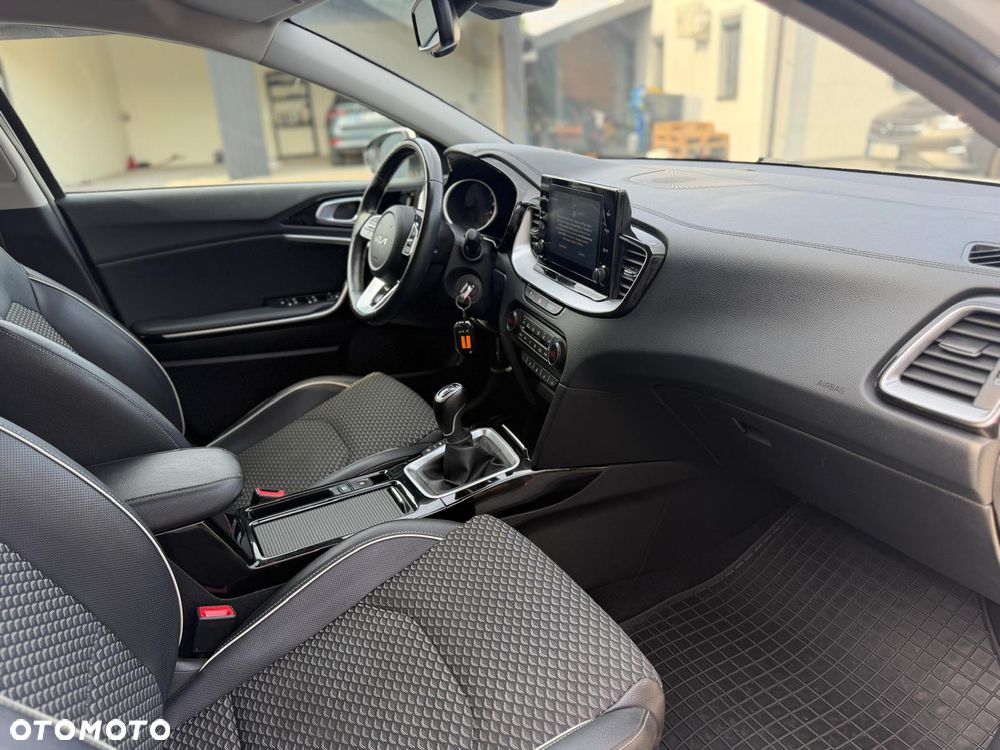 Kia Ceed 1.5 T-GDI L Business Line - 16