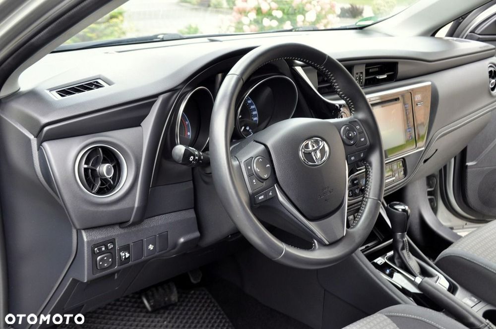 Toyota Auris - 22