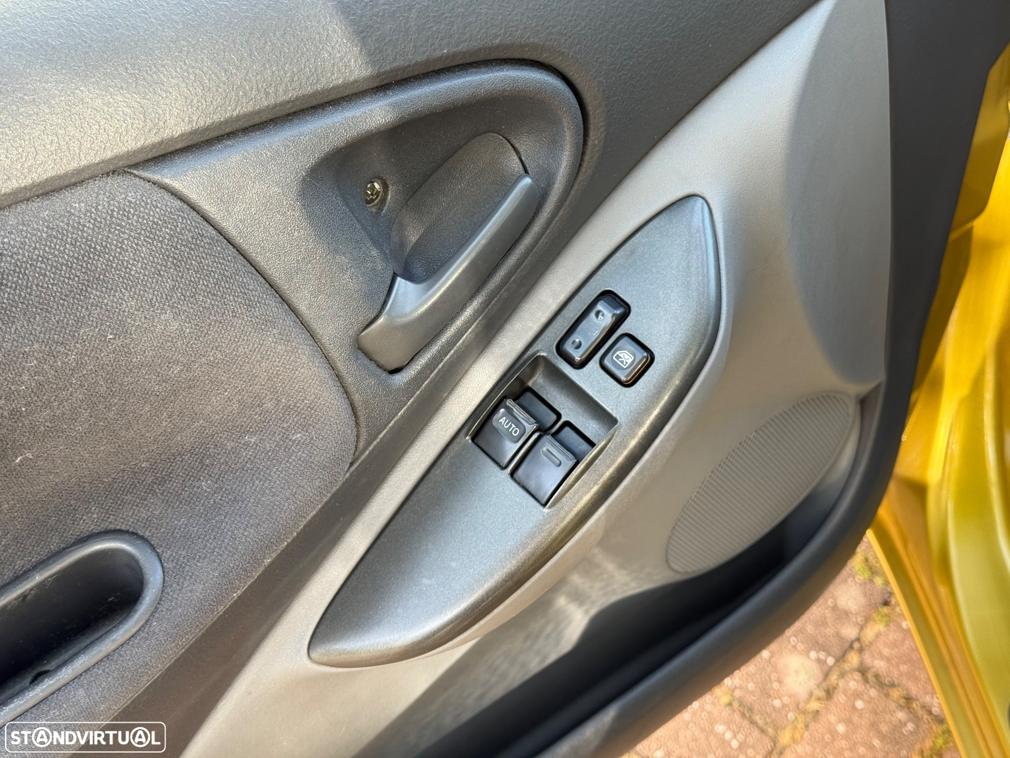 Toyota Yaris 1.0 Sol ABS+CD+AC - 9