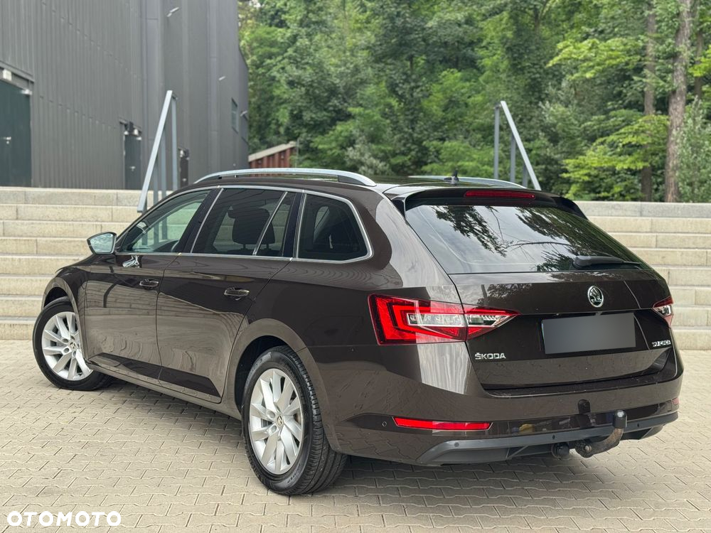 Skoda Superb 2.0 TDI Ambition DSG7 - 12