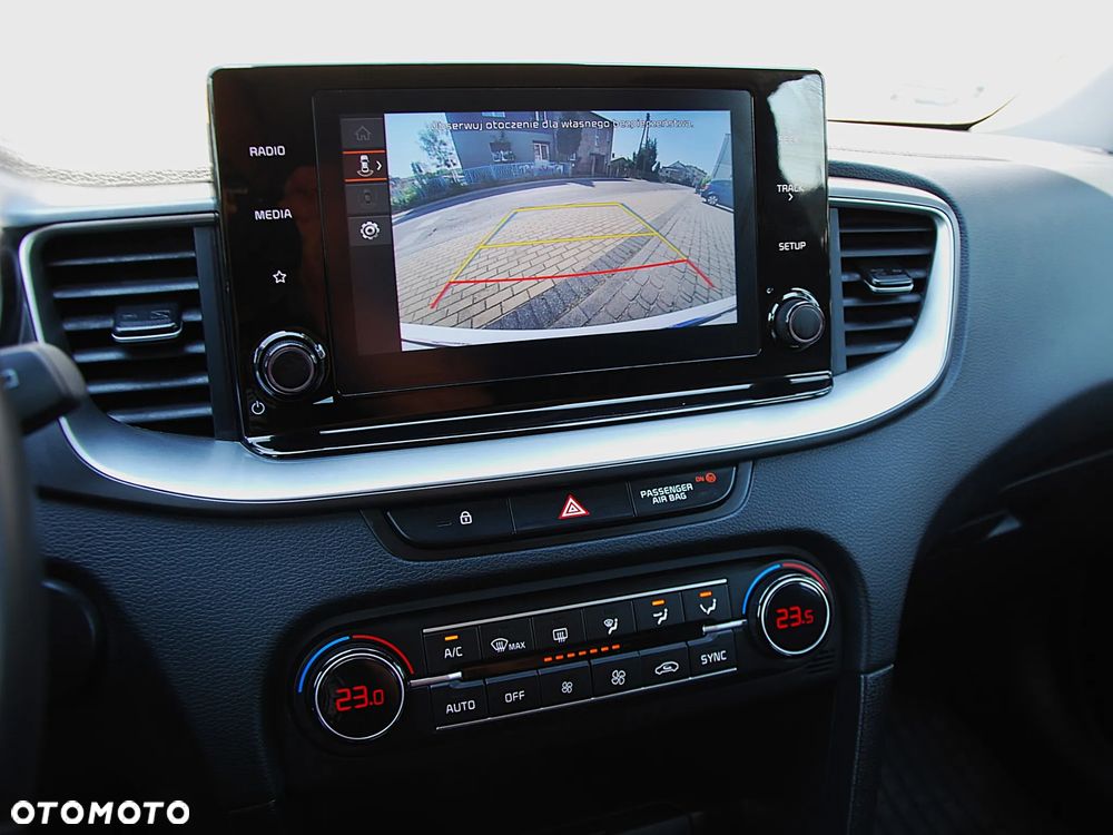 Kia Ceed - 8