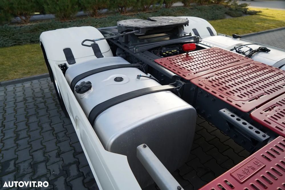 DAF XF 530 / RETARDER / I-PARK COOL / CABINĂ SUPER SPACE / COMPLET AIRMATIC / 100% ANVELOPE / JANTE DIN ALIAJ - 17