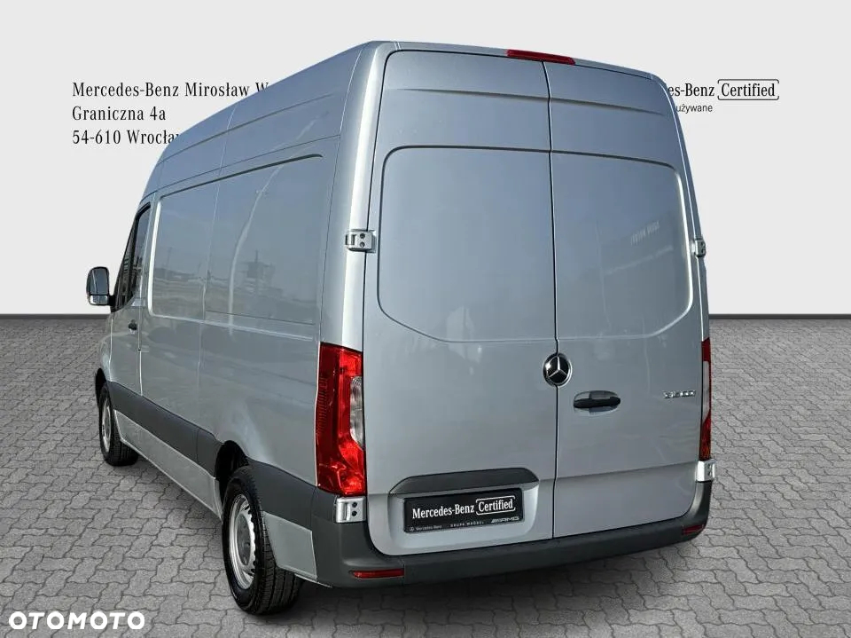 Mercedes-Benz Sprinter - 4