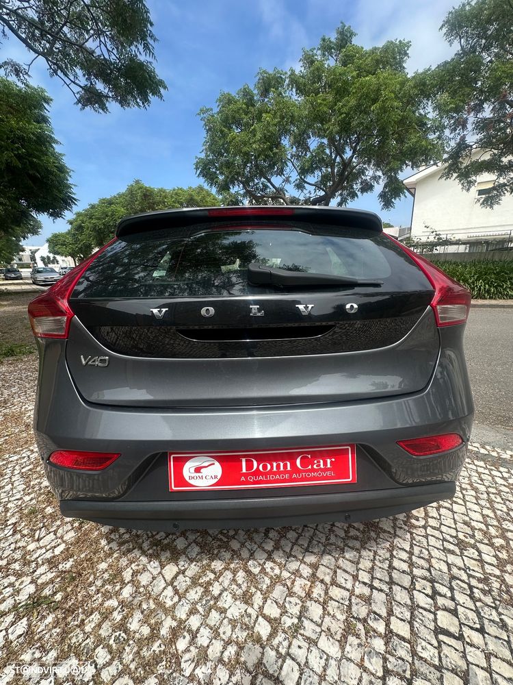 Volvo V40 D2 Momentum - 5