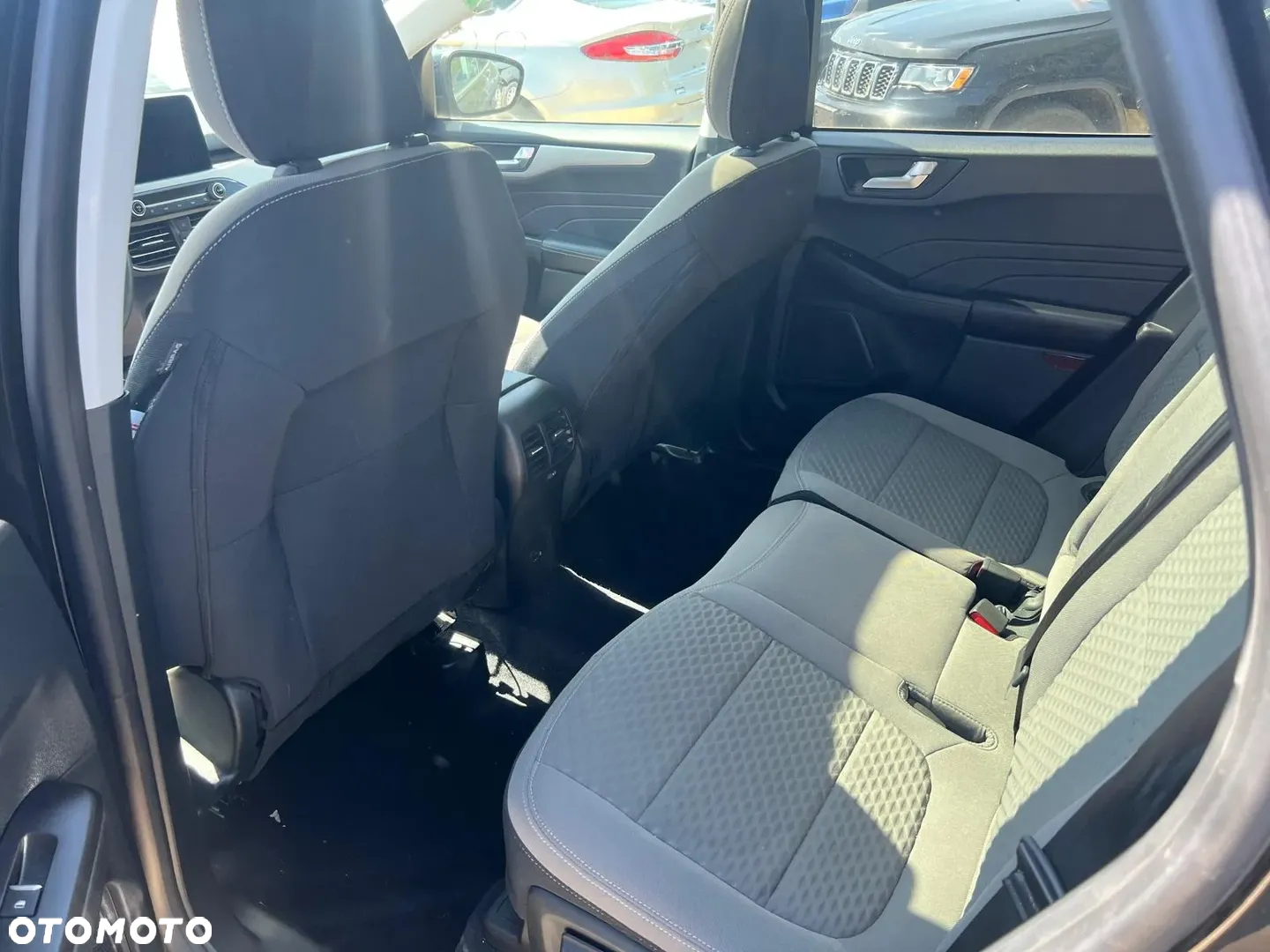 Ford Kuga - 10