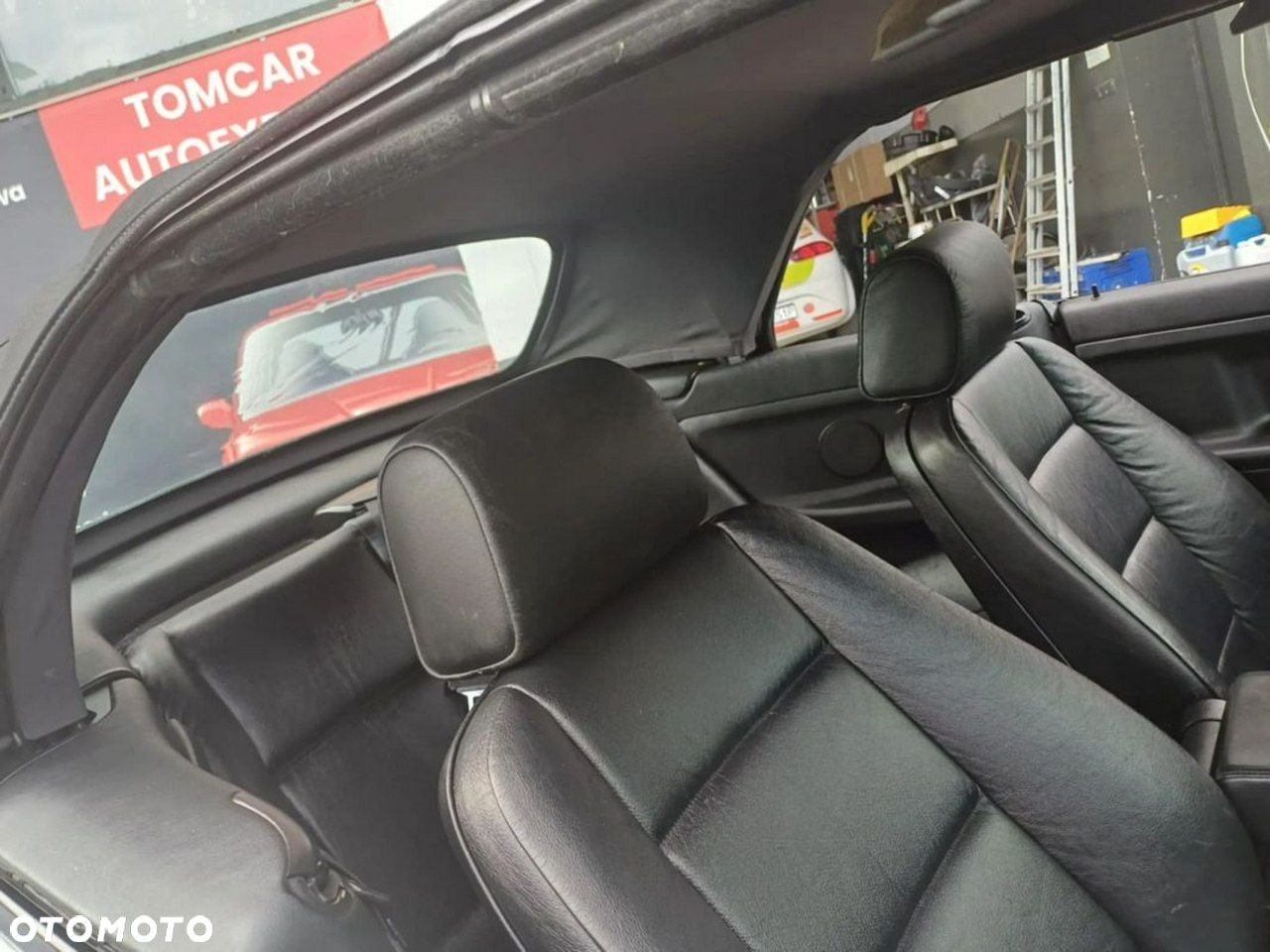BMW Seria 3 318i Cabriolet - 30
