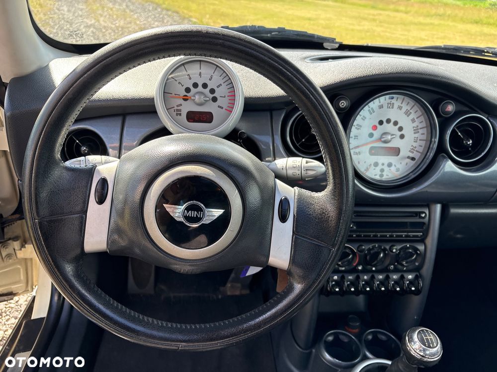 MINI Cooper Seven - 8