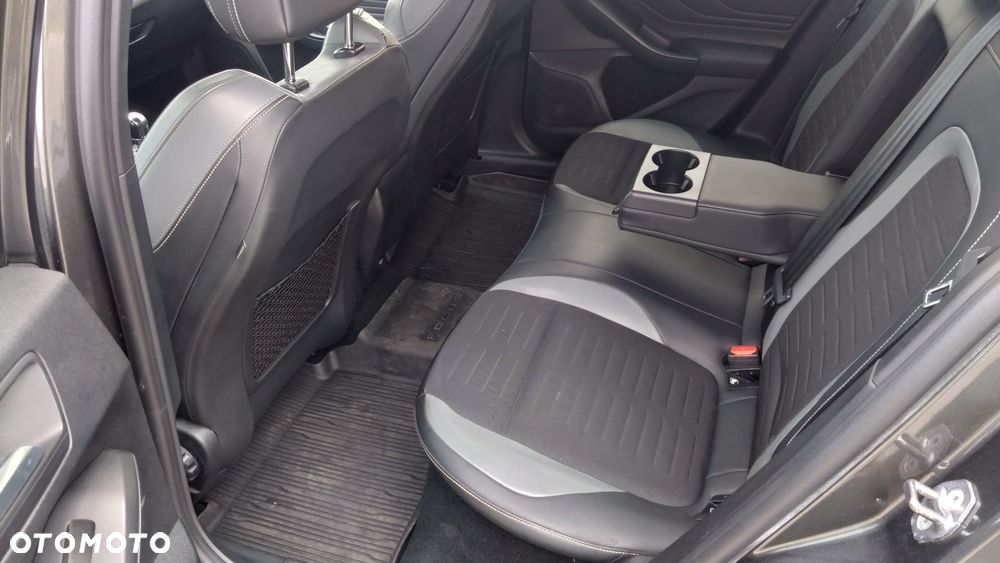 Ford Focus 2.0 EcoBlue ST-2 - 11