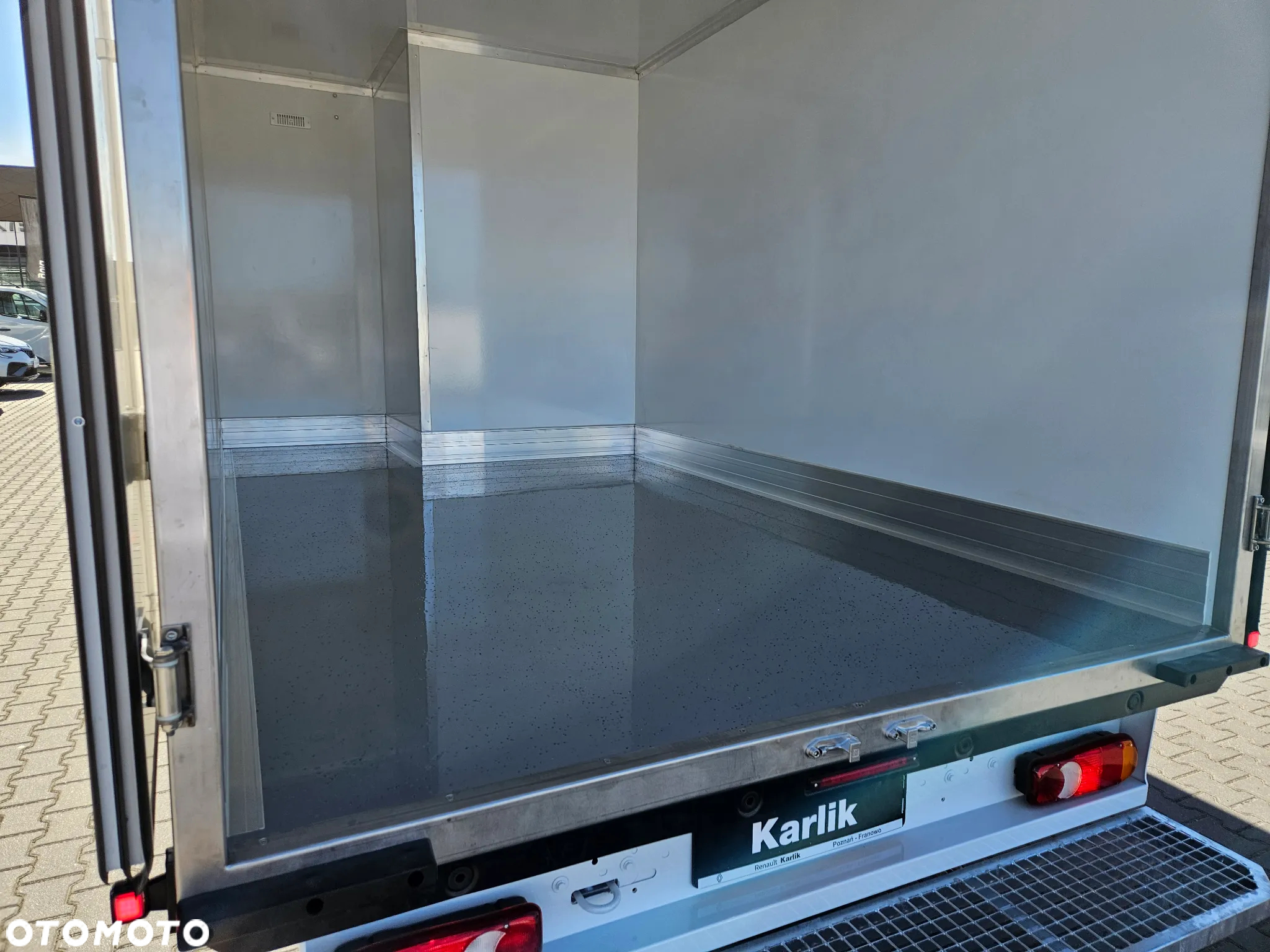Renault nowy Master kontener piekarniczy + izoterma - 10