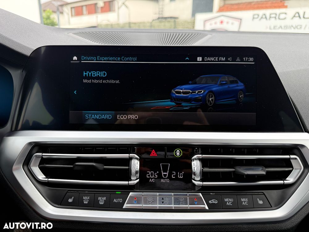 BMW Seria 3 330e Aut. M Sport - 28