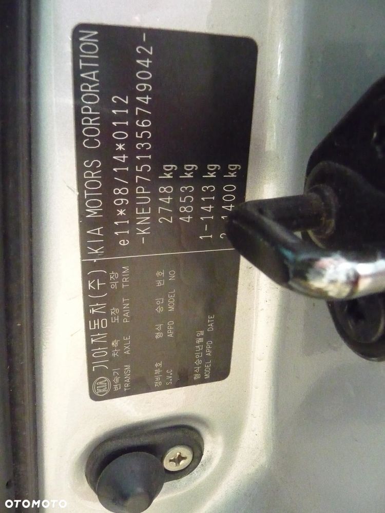 Kia Carnival - 4