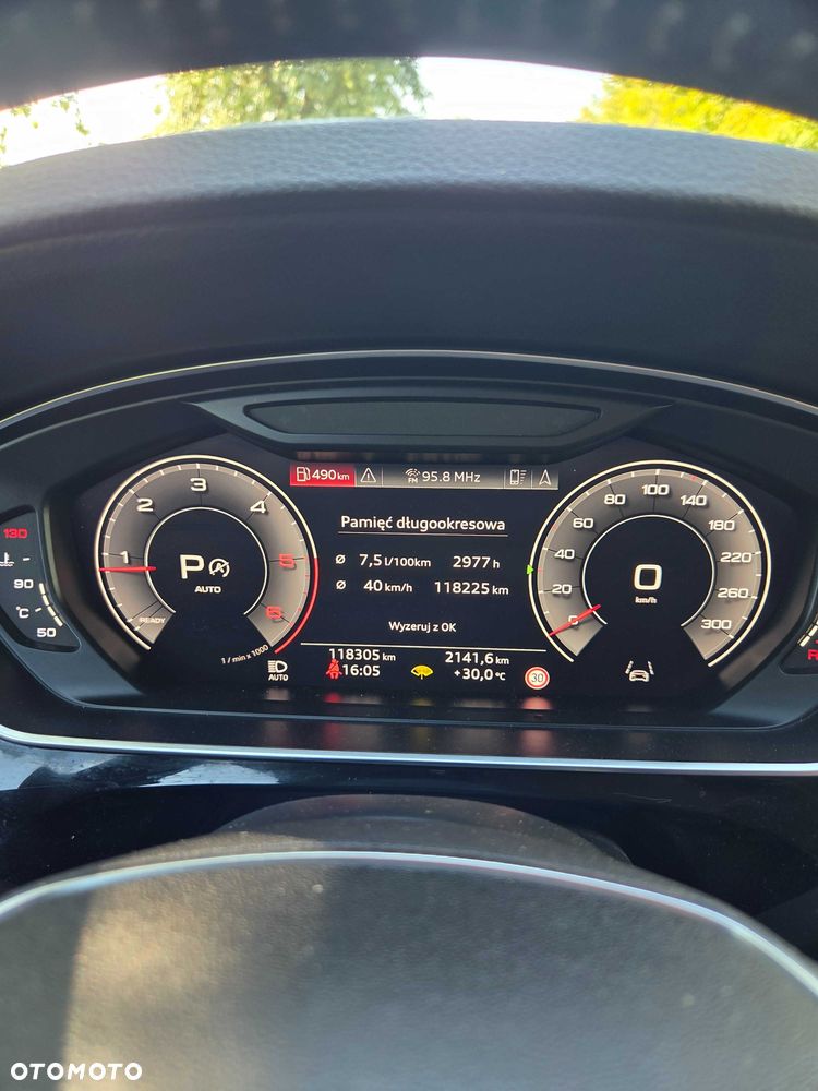 Audi A8 - 4