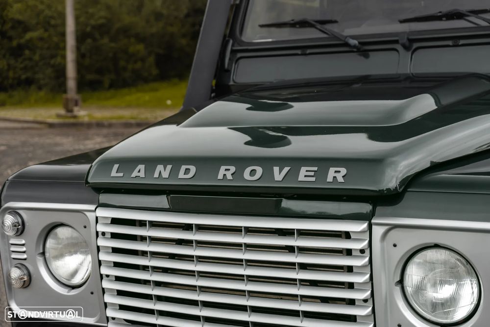Land Rover Defender - 7