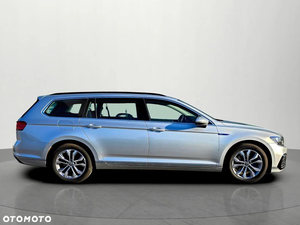 Volkswagen Passat - 8