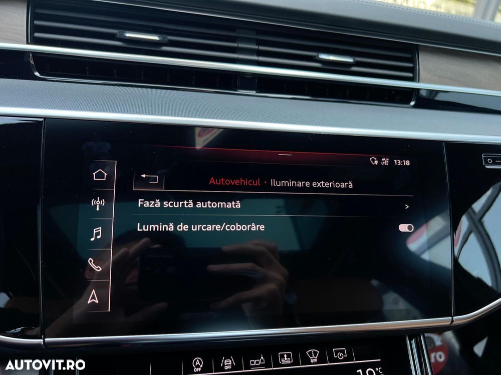 Audi A8 - 40