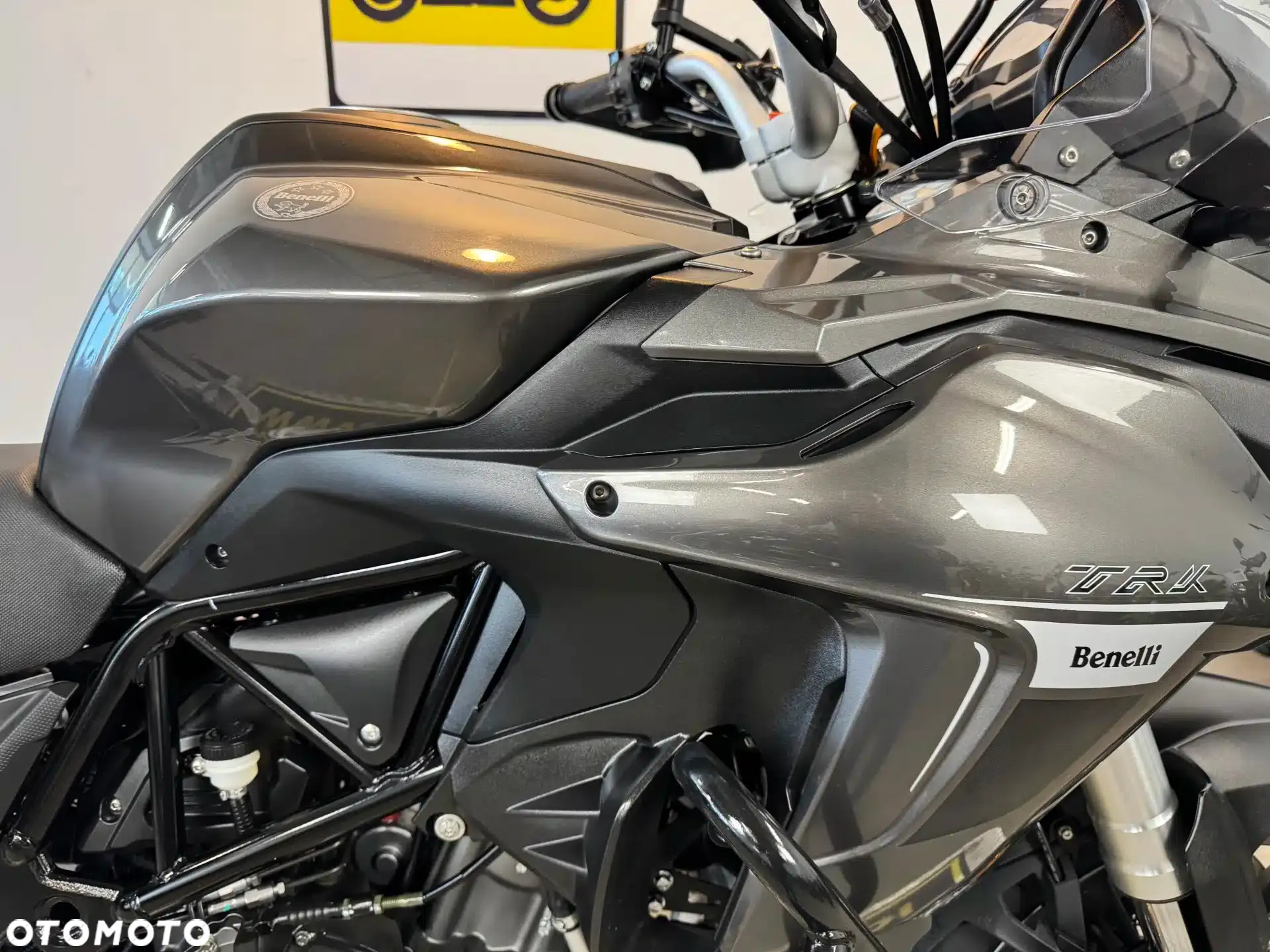 Benelli TRK 502 - 11