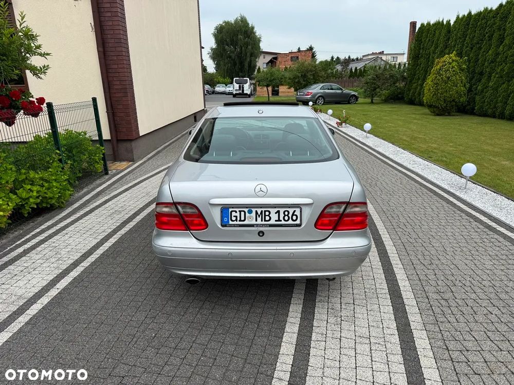 Mercedes-Benz CLK 320 - 12