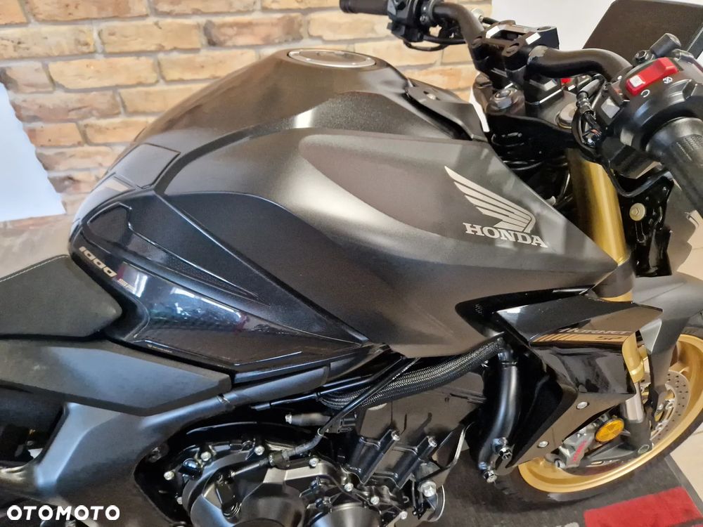 Honda Hornet - 25