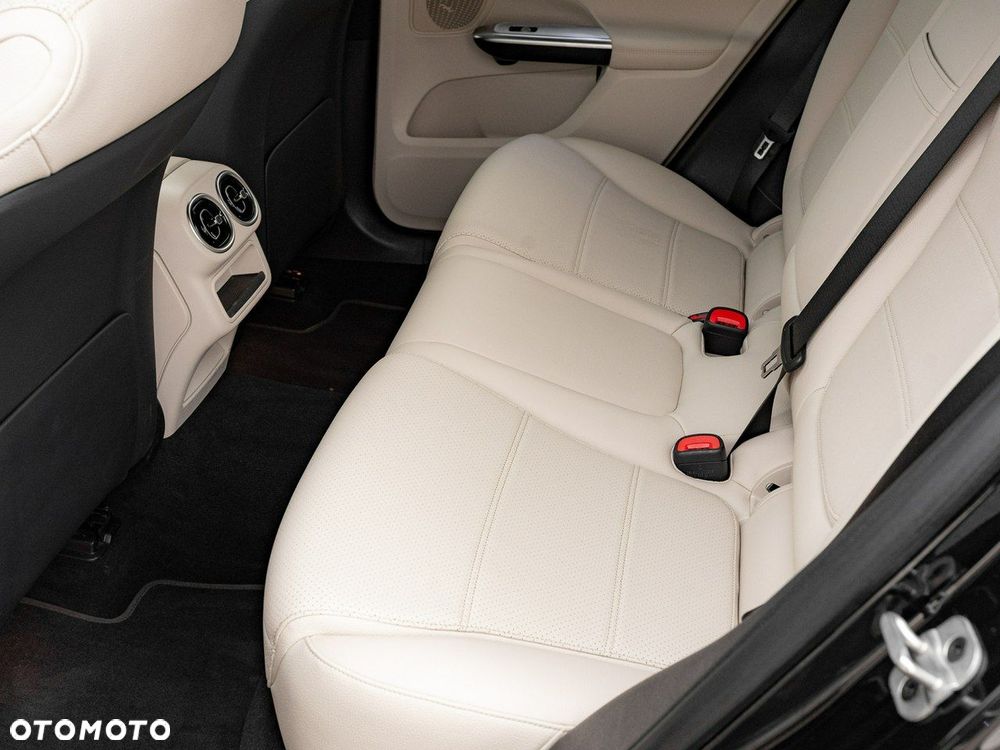 Mercedes-Benz GLC - 22