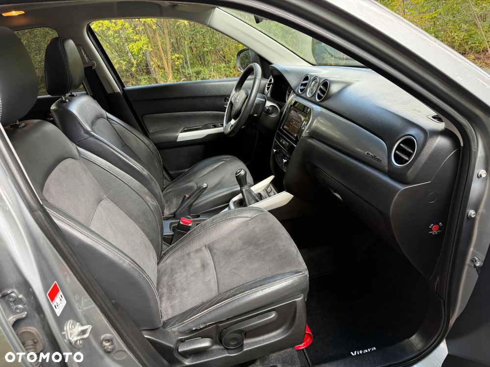 Suzuki Vitara 1.6 Premium 4WD - 23
