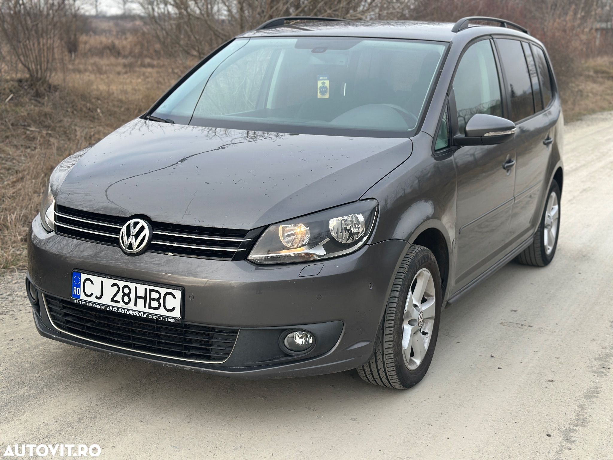 Volkswagen Touran 2.0 TDI DPF BlueMotion Technology DSG Comfortline - 1