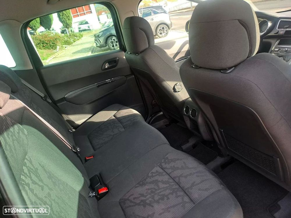 Peugeot 3008 2.0 HDi Hybrid4 - 25