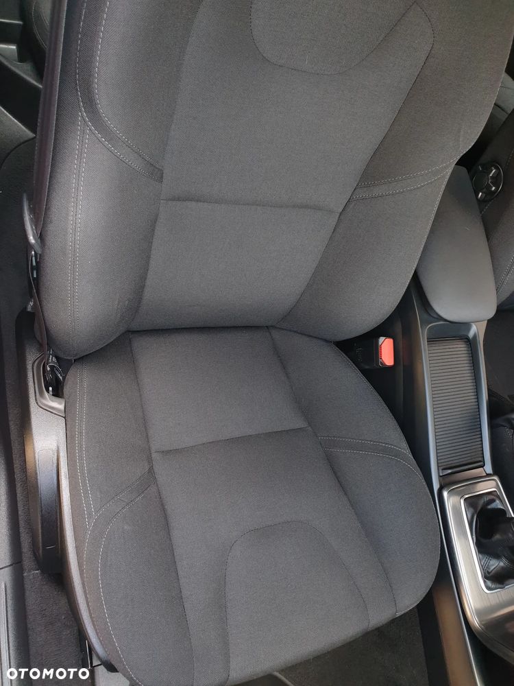 Volvo V40 D2 Summum - 33