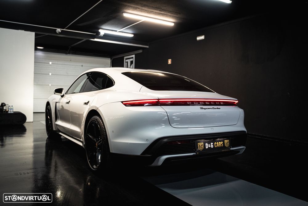 Porsche Taycan Turbo - 26