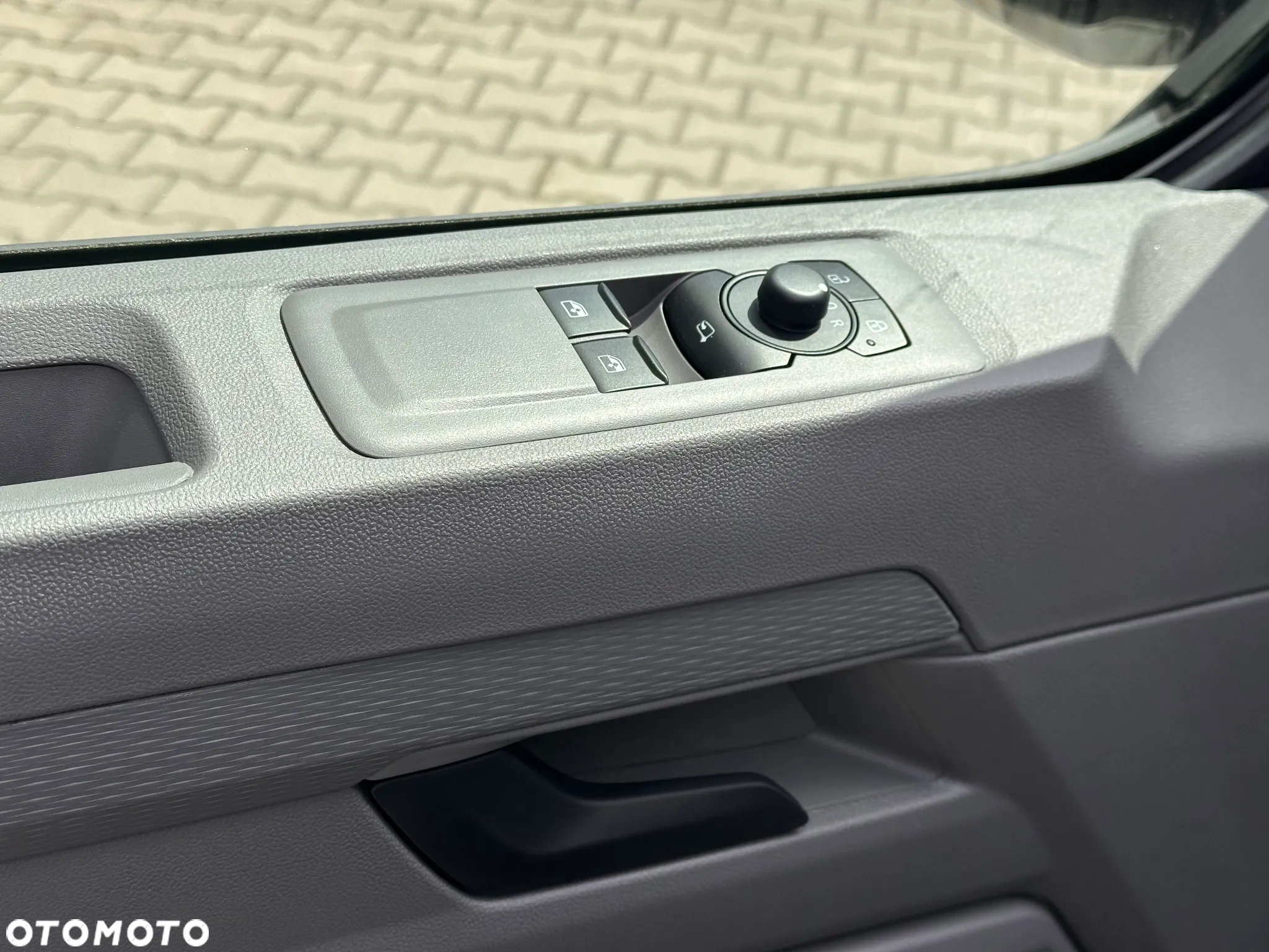 Volkswagen Transporter T7 - 10