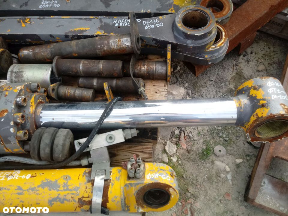 Siłownik Mecalac 12 129 90 90 - 5