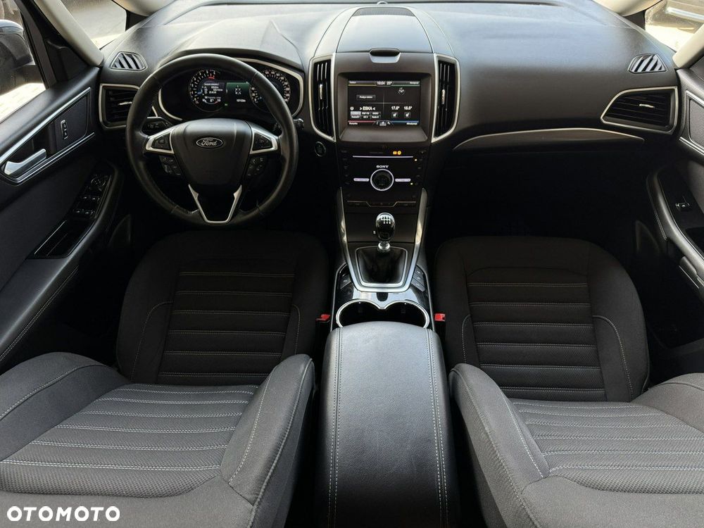 Ford Galaxy - 22