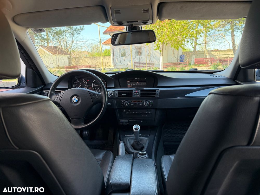 BMW Seria 3 318d - 12