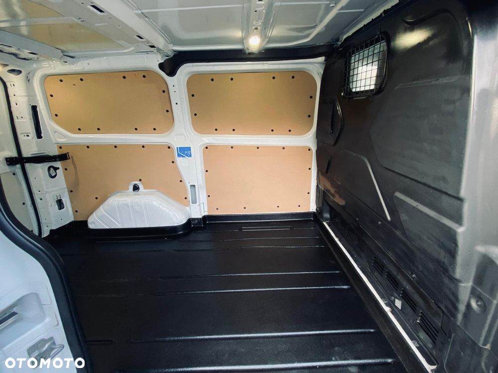 Ford TRANSIT CUSTOM - 21