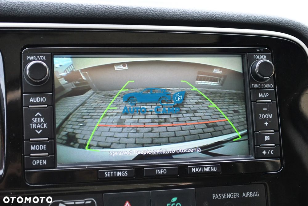 Mitsubishi Outlander Instyle NAVI + - 26