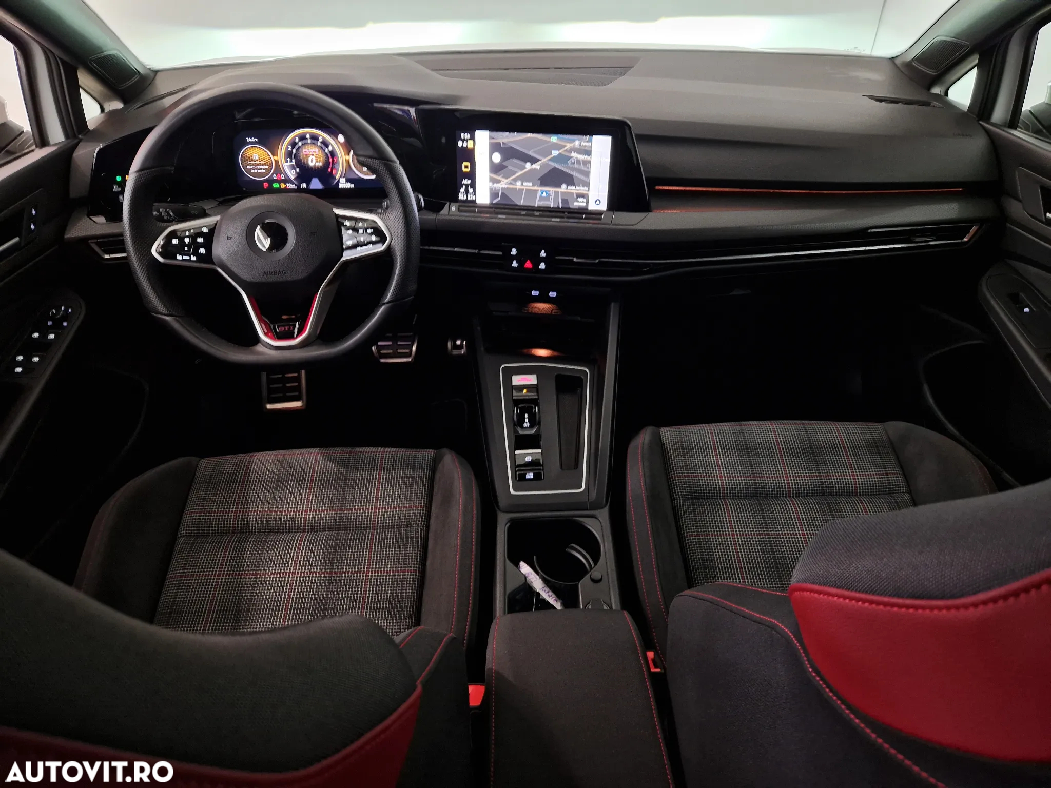 Volkswagen Golf 2.0 TSI DSG GTI - 12