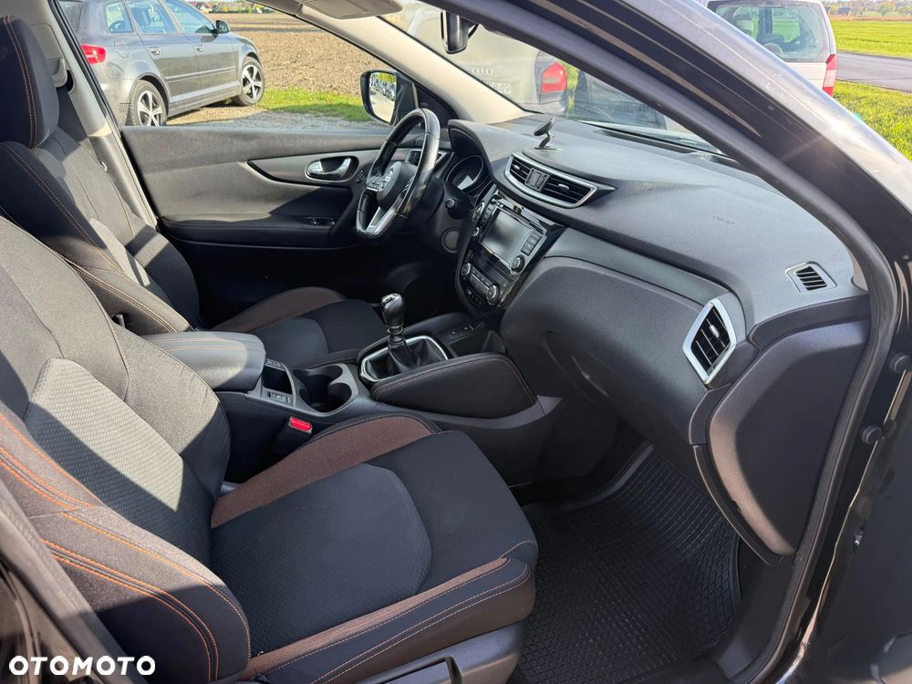 Nissan Qashqai 1.3 DIG-T N-WAY - 20
