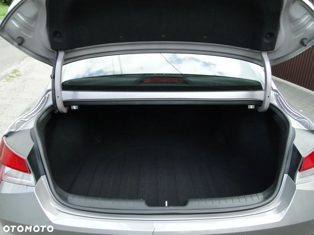 Hyundai Elantra 1.6 Smart - 30