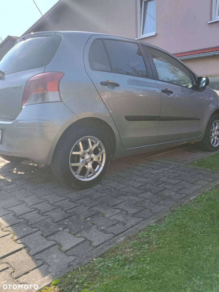 Toyota Yaris - 5