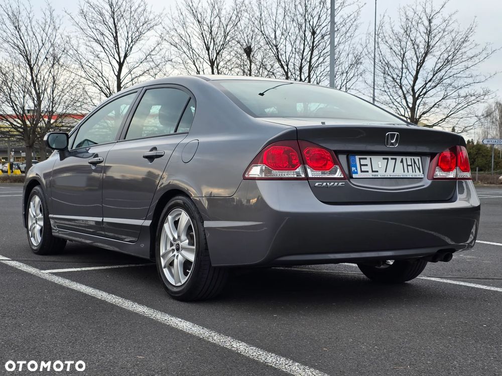 Honda Civic 1.8 Comfort - 3