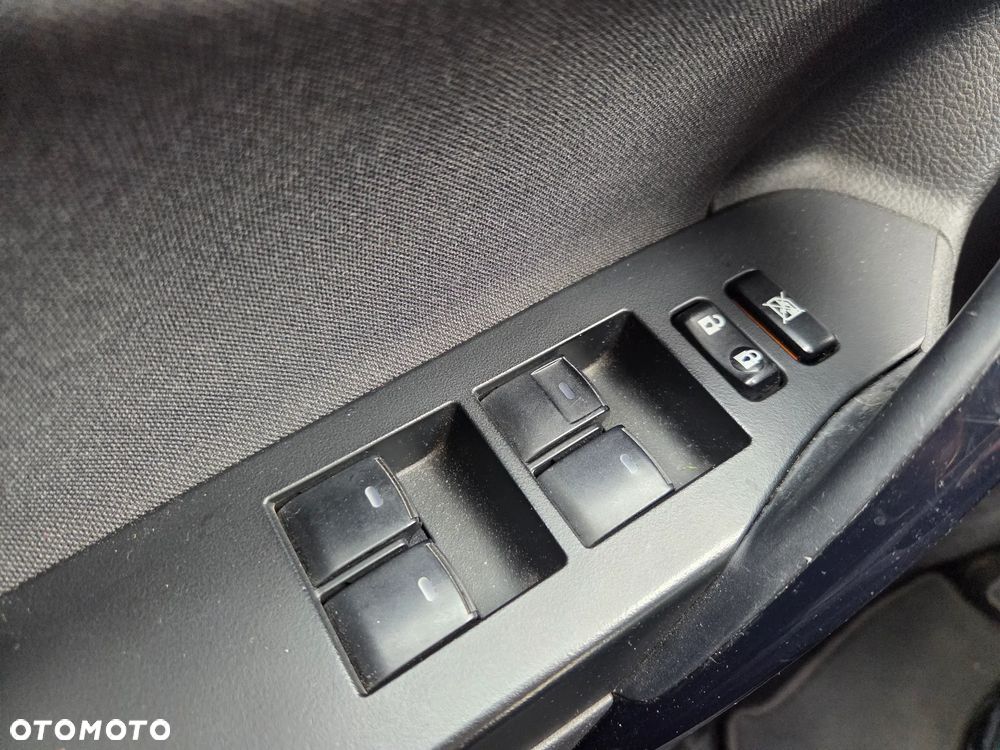 Toyota Auris 1.6 Premium MS - 23